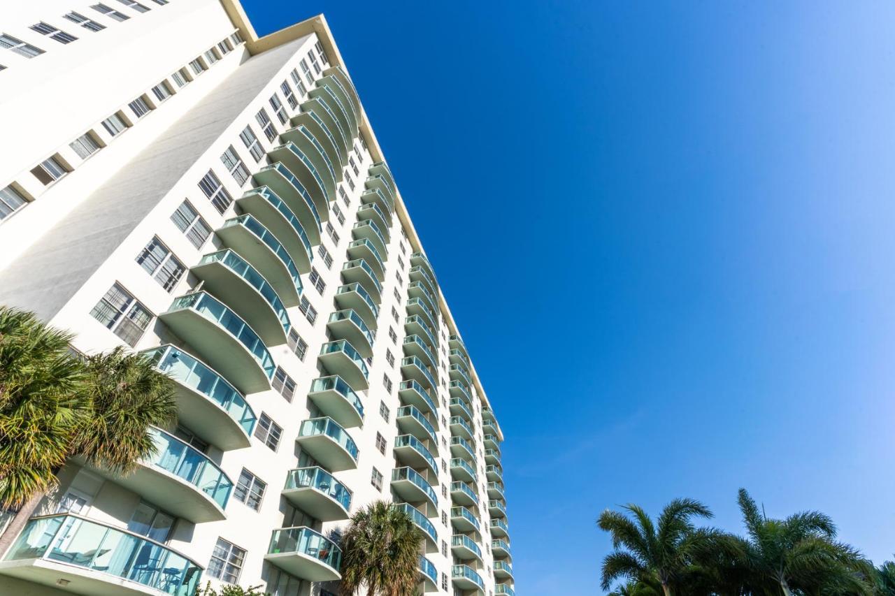 Sunny Isles Ocean Reserve Condo Apartments โกลเดนบีช ภายนอก รูปภาพ